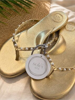 Solei Sea Gold Metallic Pearl Stud Flip Flop Sandals Size 10 NWT